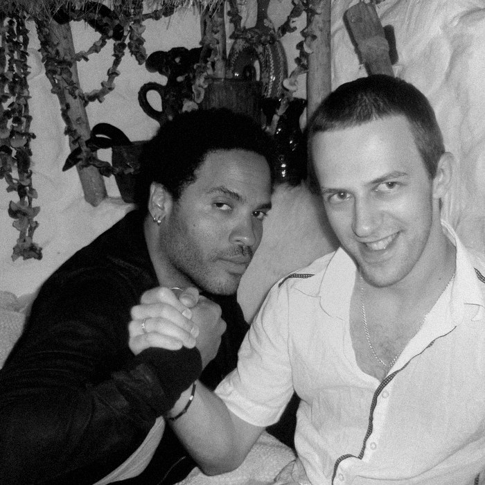 Backstage with an international artist, photo 10